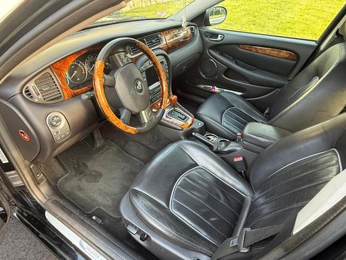 Black 2007 Jaguar X-Type 3