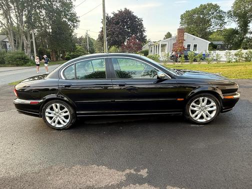 Black 2007 Jaguar X-Type 3