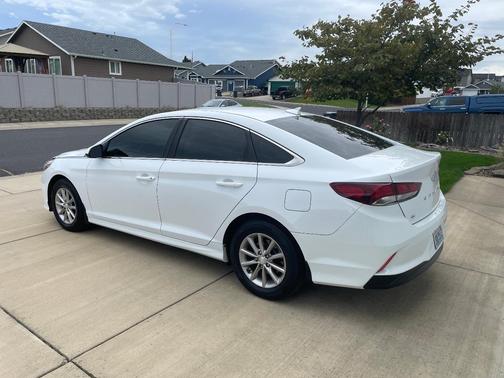 White 2019 Hyundai SONATA SE