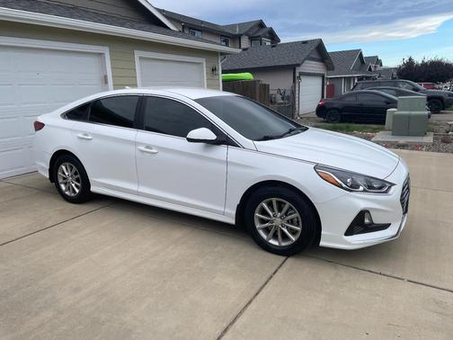 White 2019 Hyundai SONATA SE