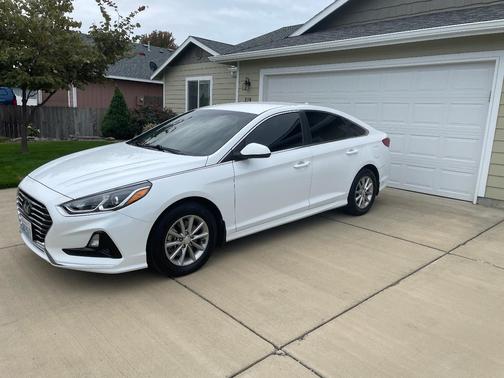 White 2019 Hyundai SONATA SE