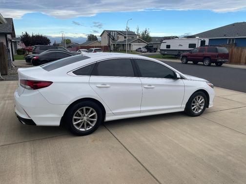 White 2019 Hyundai SONATA SE