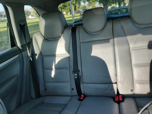 2006 Porsche Cayenne Base