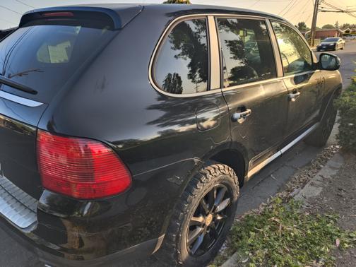 2006 Porsche Cayenne Base