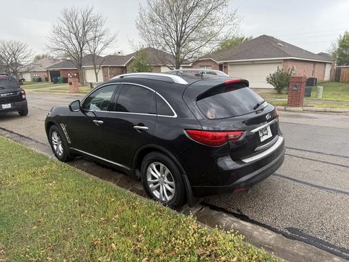 2014 INFINITI QX70 Base