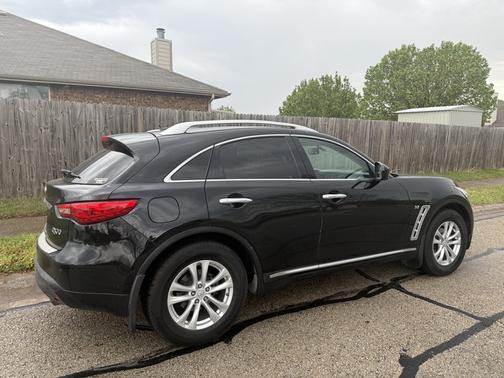2014 INFINITI QX70 Base