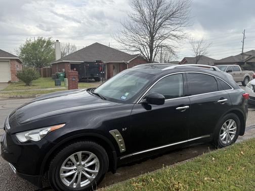 2014 INFINITI QX70 Base