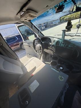 2008 Ford E350 Super Duty Base