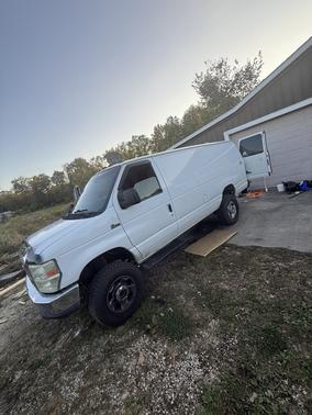 2008 Ford E350 Super Duty Base