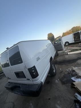 2008 Ford E350 Super Duty Base