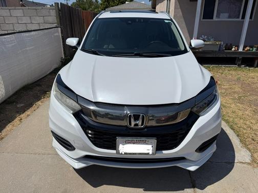 White 2019 Honda HR-V Touring