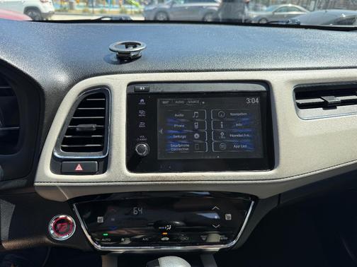 White 2019 Honda HR-V Touring