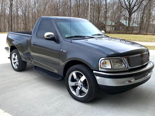 Gray 1998 Ford F-150 XLT Flareside