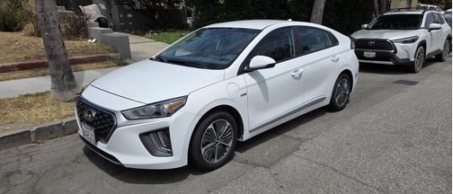 White 2020 Hyundai IONIQ Plug-In Hybrid SE
