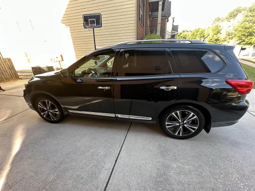 2017 Nissan Pathfinder Platinum