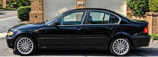 Black 2002 BMW 330 xi