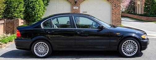 Black 2002 BMW 330 xi