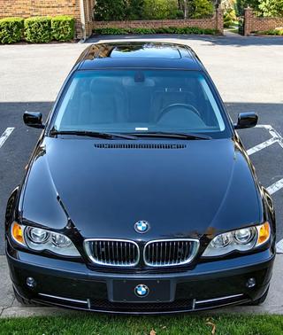 Black 2002 BMW 330 xi