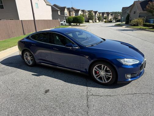 2015 Tesla Model S 70D