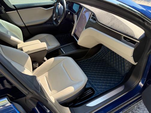 2015 Tesla Model S 70D