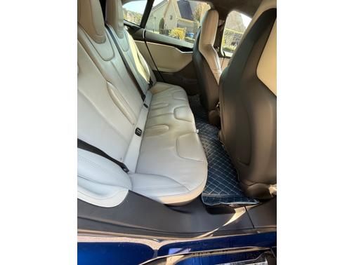 2015 Tesla Model S 70D