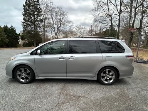2013 Toyota Sienna SE