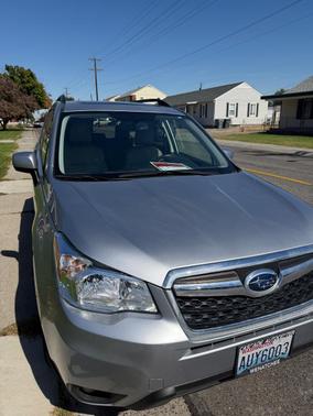 Silver 2015 Subaru Forester 2.5i Limited