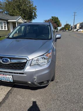 Silver 2015 Subaru Forester 2.5i Limited