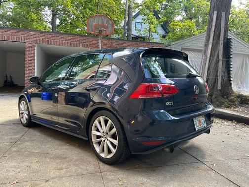 Blue 2016 Volkswagen Golf GTI 2.0T SE 4-Door