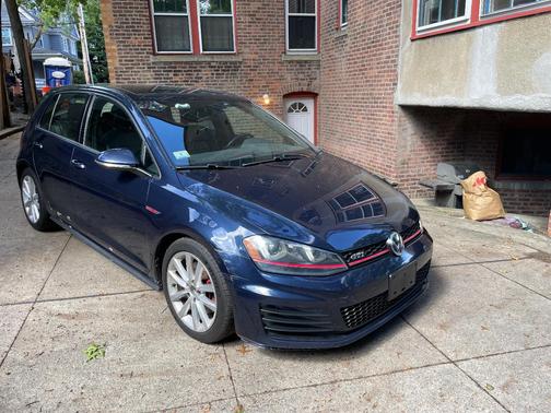 Blue 2016 Volkswagen Golf GTI 2.0T SE 4-Door