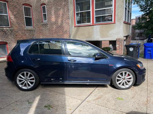 Blue 2016 Volkswagen Golf GTI 2.0T SE 4-Door