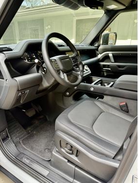 2024 Land Rover Defender 110 P400 X-Dynamic SE