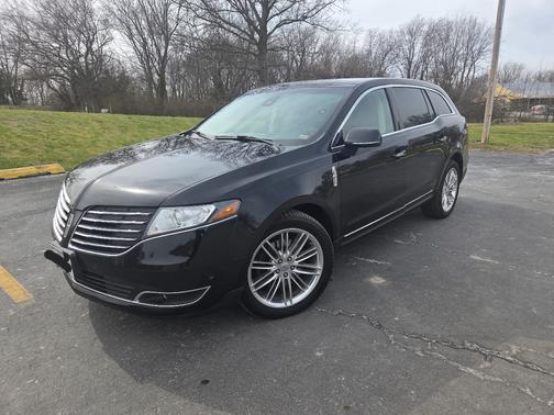 Black 2019 Lincoln MKT Reserve