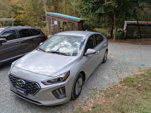 2020 Hyundai IONIQ Hybrid SE