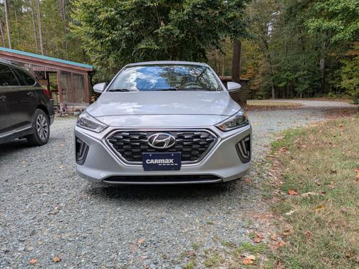 2020 Hyundai IONIQ Hybrid SE