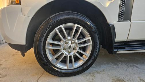 White 2011 Land Rover Range Rover HSE