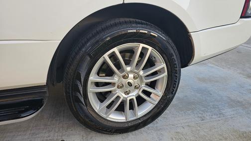 White 2011 Land Rover Range Rover HSE