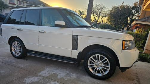 White 2011 Land Rover Range Rover HSE