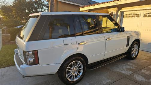 White 2011 Land Rover Range Rover HSE