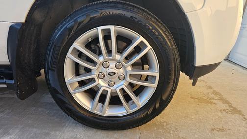 White 2011 Land Rover Range Rover HSE