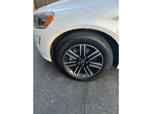 2017 Volvo XC60 T5 Dynamic