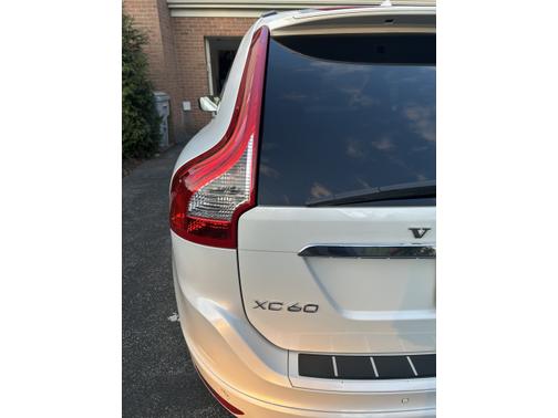 2017 Volvo XC60 T5 Dynamic