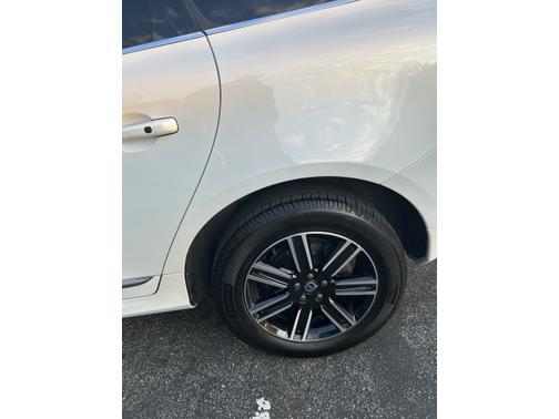 2017 Volvo XC60 T5 Dynamic