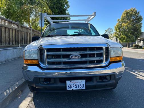White 2001 Ford F-250 XLT SuperCab Super Duty