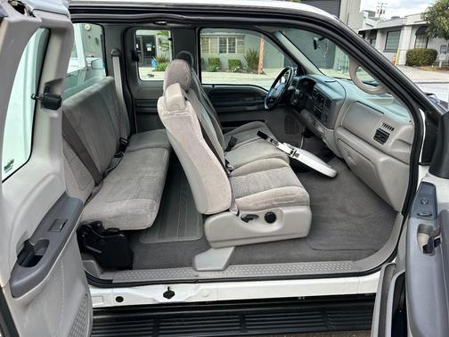 White 2001 Ford F-250 XLT SuperCab Super Duty