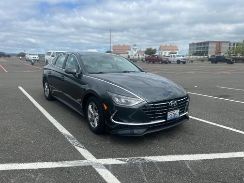 Black 2023 Hyundai SONATA SE