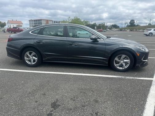 Black 2023 Hyundai SONATA SE