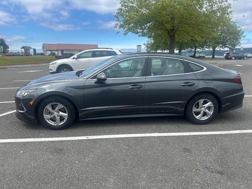 Black 2023 Hyundai SONATA SE