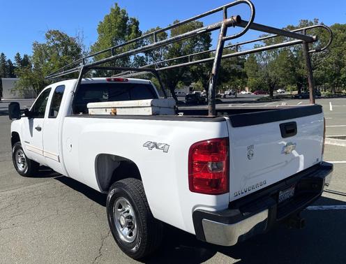 White 2009 Chevrolet Silverado 2500 LT Extended Cab