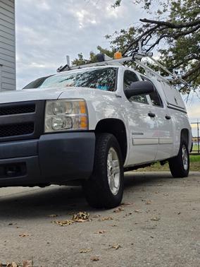 White 2010 Chevrolet Silverado 1500 Hybrid 1HY